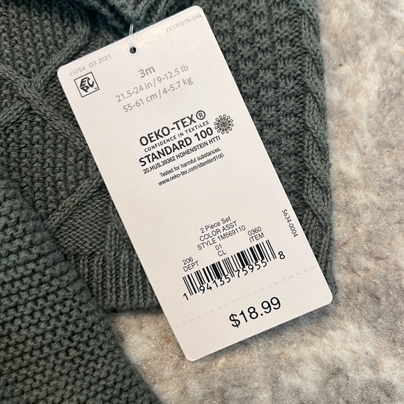 Carters Set - Picture 2 of 2